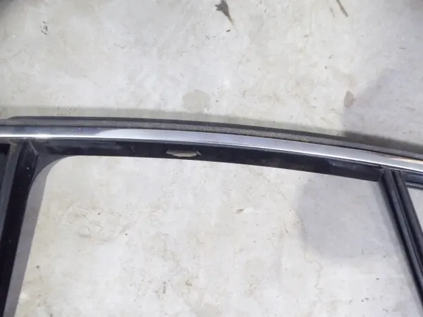 VW Jetta Takaoven Kehys Vasen - OE-Laatu Käytetty image 3