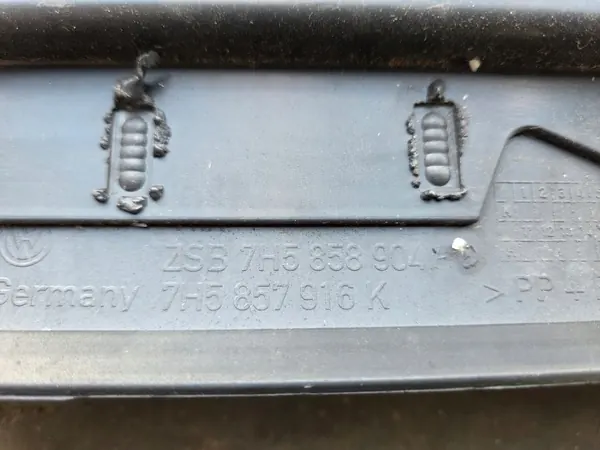 Rangement console VW T5 Multivan OEM 7H5858904A image 4
