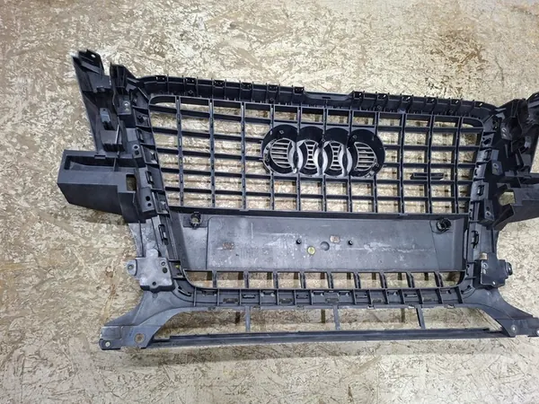 AUDI Q5 8R0 Grille S-LINE 2008-2012 8R0853651B/C image 4