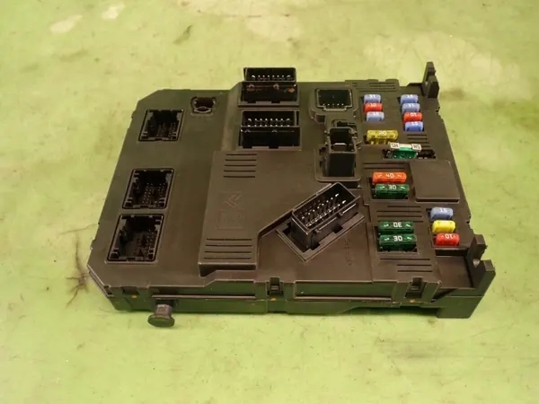 BSI-modul OEM 9653667680 S118085220 för Peugeot 206 image 2