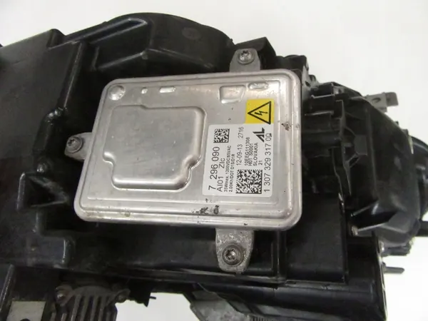 Farol dianteiro BMW 5 F10 F11 LCI Xenon image 8