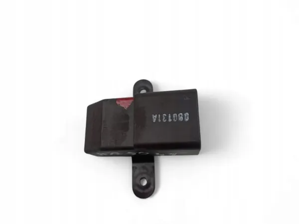 Relé Ford Transit Connect OEM 6835787 - Usado image 3