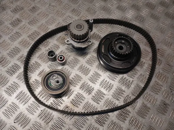 Kit de distribución OEM 06F105243J para VW Golf V 2.0 FSI image 2