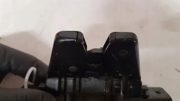 Bagagerumslås BMW 1 COUPE (E82) 2009 2.0L diesel OEM image 2