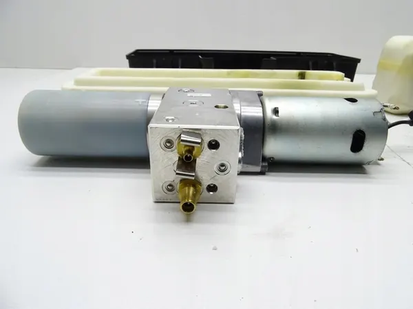 Bagageutryckpump Opel Insignia A Lift Kombi 13279362 image 7