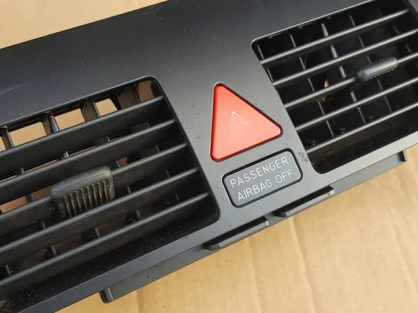 Painel de ventilação central / VW Touran I 2003-2006 / Funcional image 6