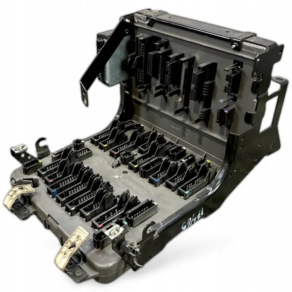 Zekeringkast OEM 5010466930 voor Renault Trucks image 2