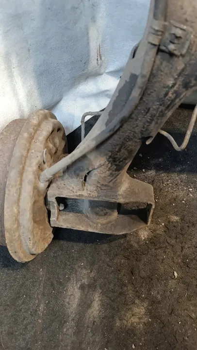 Traversa posteriore VW Golf III HB 1996 1.9TD image 10