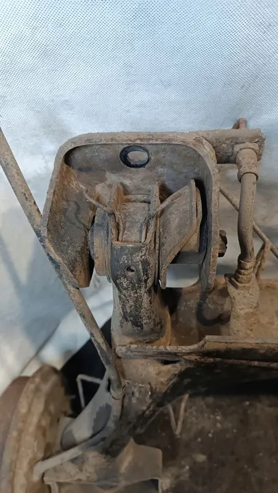 Traversa posteriore VW Golf III HB 1996 1.9TD image 8