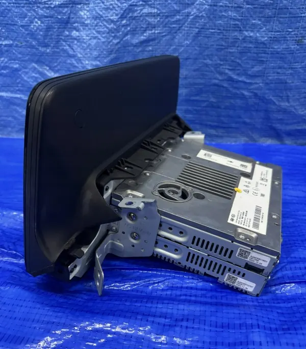 Hyundai Kona I Navigointinäyttö OEM 96560-K4620 image 9