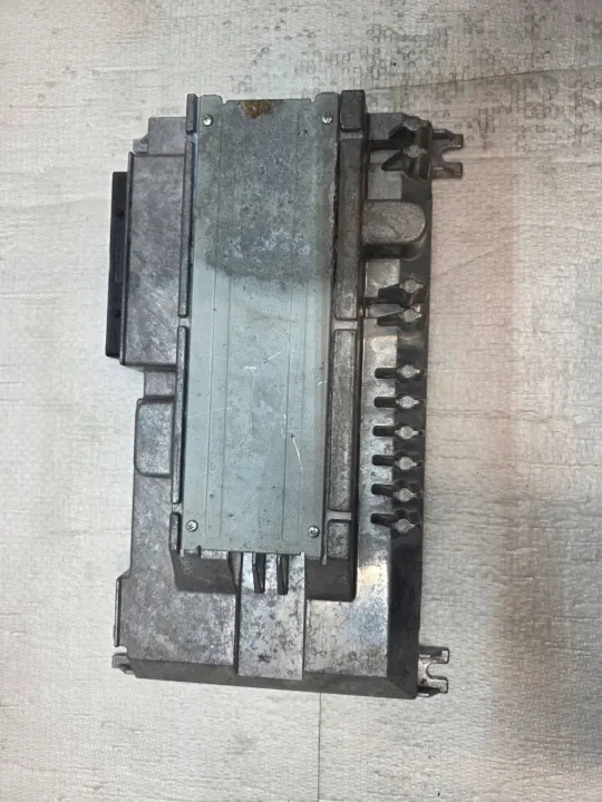 Skoda OE Förstärkare OEM 81A035223 för Octavia III 2.0L image 2