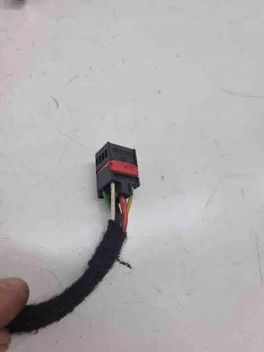 Atuador do porta-malas direito VW PASSAT B7 ALLTRACK 3G9827851C image 3