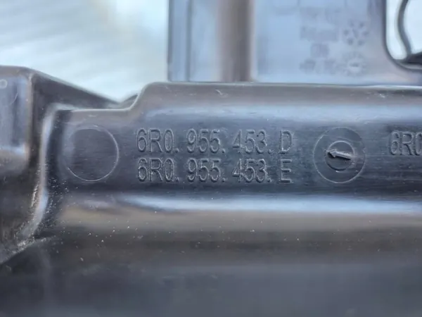 VW Polo V OEM 6R0955453D Pesuliuosastio image 5