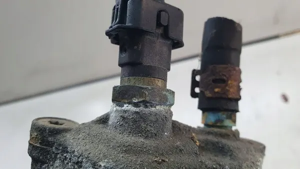 Opel Corsa C 1.2 Z12XE Termostaattikotelo 90570620 image 5