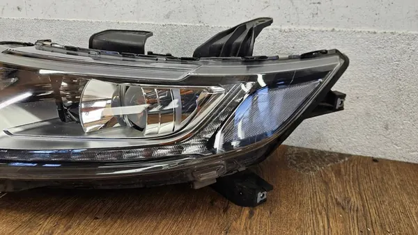 Faros delanteros izquierdo Mitsubishi Outlander 3 III OEM 8301C8-55 image 3