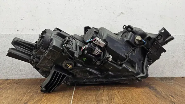 Faros delanteros izquierdo Mitsubishi Outlander 3 III OEM 8301C8-55 image 8