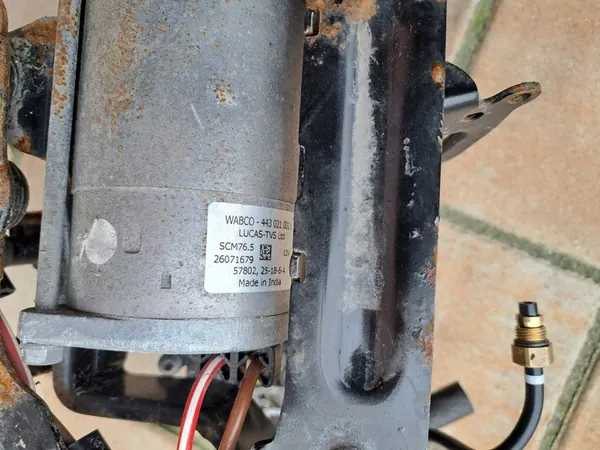 Compressore Sospensione Pneumatica BMW G31/G32 37206886721 image 5