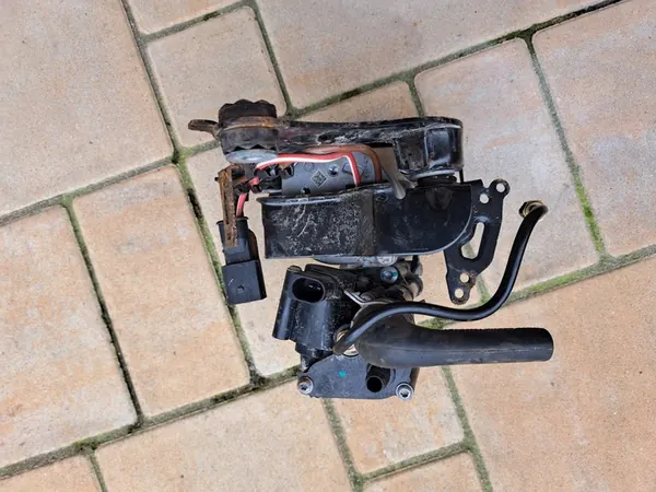 Compressore Sospensione Pneumatica BMW G31/G32 37206886721 image 6