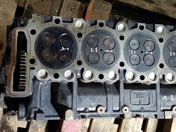 Tête de moteur MAN TGX TGS 440-500 CV Euro 6 image 3