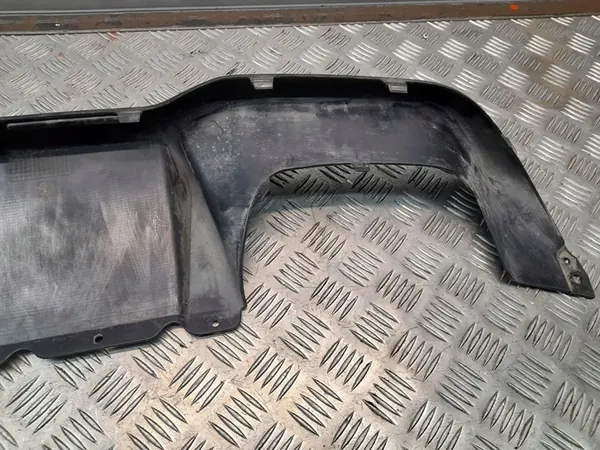 BMW M2 F87 2016 Bakre Stötfångar Nedre Trim image 5