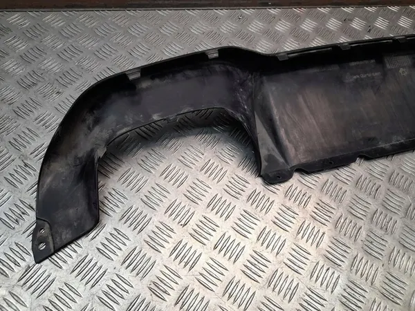 BMW M2 F87 2016 Bakre Stötfångar Nedre Trim image 7