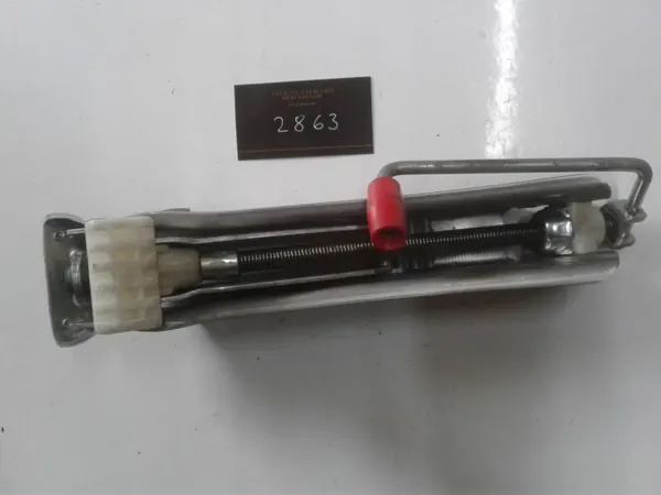 Cric Mercedes-Benz OEM 2035830315 - État Utilisé image 2