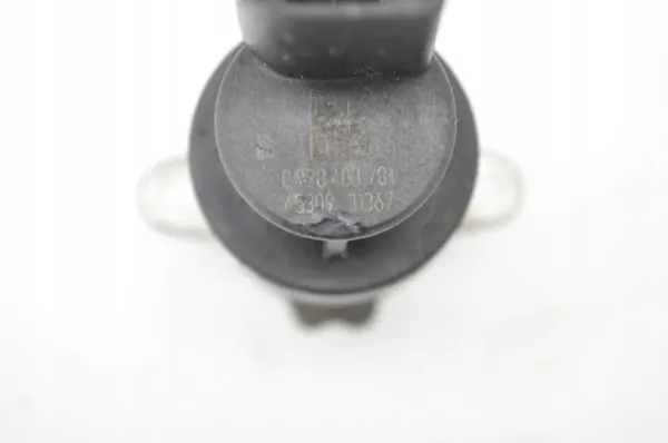 BMW Kraftstoffverteiler OEM 0928400781 - Gebraucht image 3