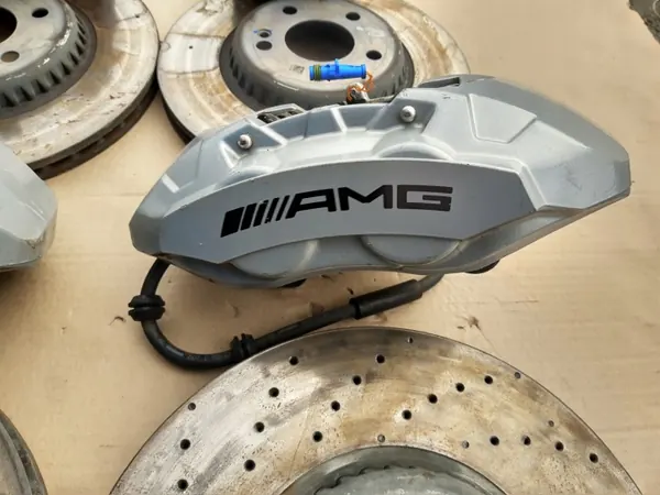 Mercedes AMG Remklauwen & Schijven Voor OEM TYL KOMPLET SWAP 43 image 4