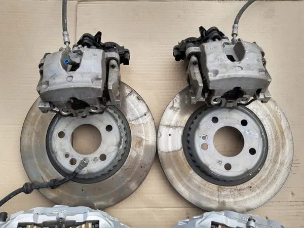Mercedes AMG Remklauwen & Schijven Voor OEM TYL KOMPLET SWAP 43 image 6