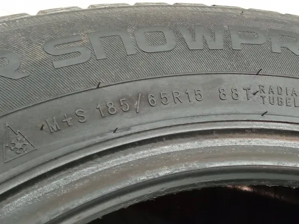 2x Nokian WR Snowproof 185/65R15 Vinterdäck image 5