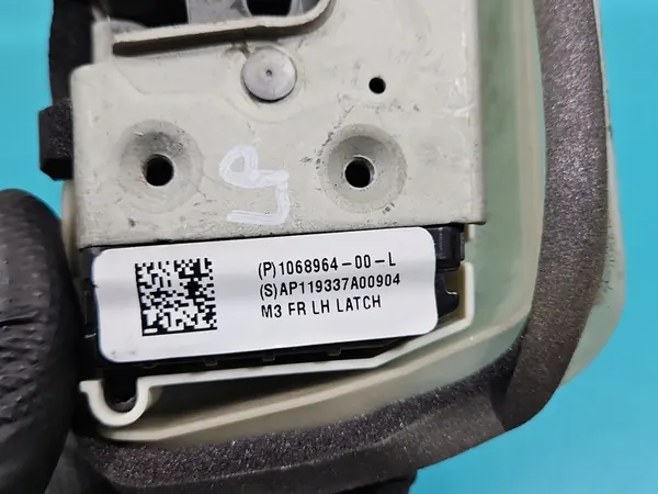 Vänster Framslå Tesla Model 3 2017- OEM 1068964-00-L image 3