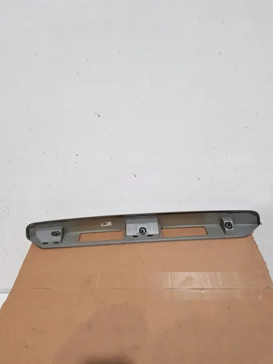 Feu plaque arrière Mazda Demio 1998 OEM D26750811 image 3