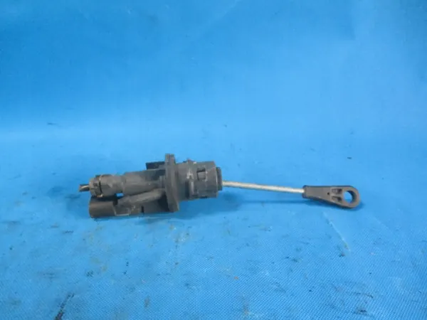 Kytkinpumppu Audi A4 B8 8K1721401B image 2