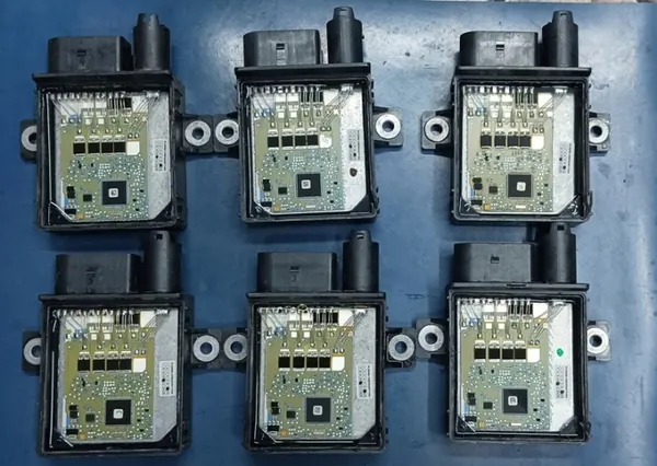 OE BMW Glow Plug Control Unit GSE102 image 3