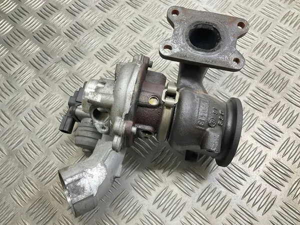 Turbine Seat Leon 2013 04E145704P image 10