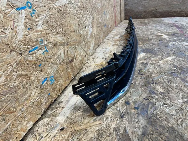 VW Arteon 17-20 R-Line Griglia Paraurti Anteriore Cromata OEM image 2