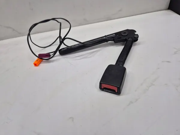 Tendeur de ceinture de sécurité gauche Ford C-Max Mk1 image 3