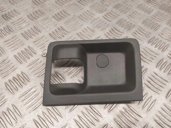Manija interior puerta trasera Dodge RAM 2015 OEM 1GY65TRMAA image 2