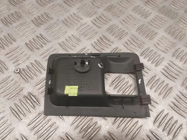 Manija interior puerta trasera Dodge RAM 2015 OEM 1GY65TRMAA image 3