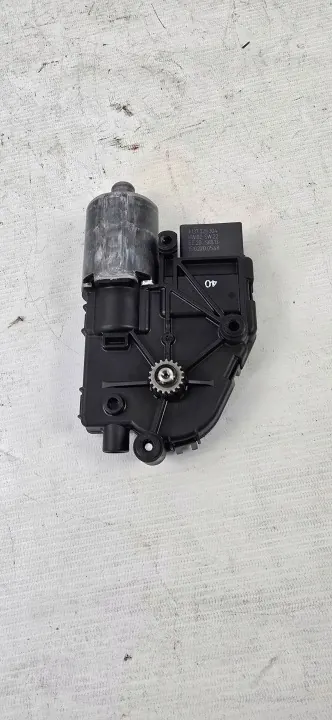 Motor de techo solar Audi Q5 OEM 8R0959591A - Usado image 4