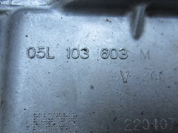 VW SEAT SKODA AUDI 2.0 TDI Oljetank 05L103602 image 8