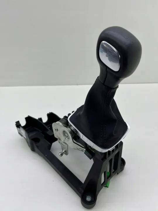 Volvo XC40 Manchon Levier Vitesse OEM 31492677 image 2