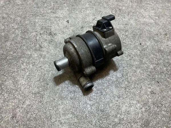 Waterpomp OEM 46100 voor Audi A4 Avant 1.4L 2017 image 2