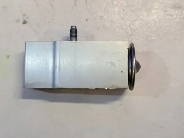 Válvula de Expansão A/C Volvo OEM ZVS0550B01 image 3