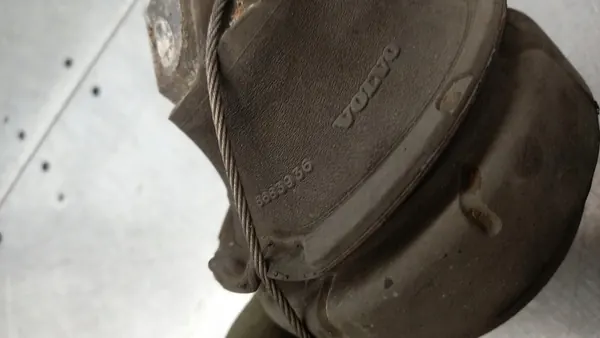 Soporte de Motor Volvo V70 II Lift 2.4B 8683936 image 2