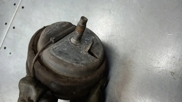 Soporte de Motor Volvo V70 II Lift 2.4B 8683936 image 5