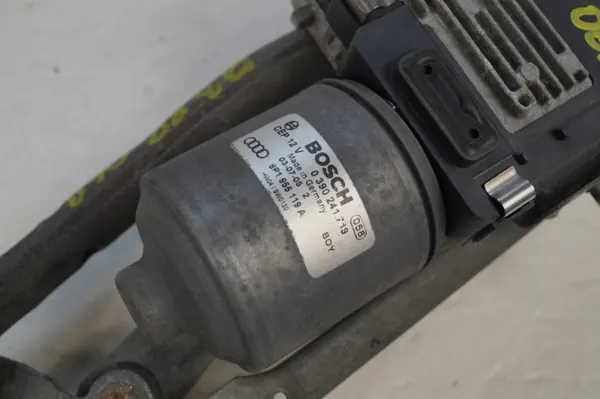 Audi A3 8P framrutetorkarmekanism OEM 8P1955119A image 5