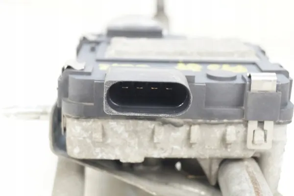 Audi A3 8P framrutetorkarmekanism OEM 8P1955119A image 9