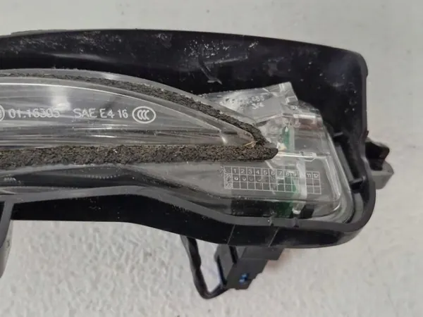 Intermitente LED espejo derecho Alfa Romeo Stelvio OEM 212930486 image 10
