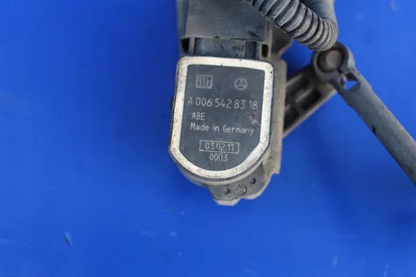 Sensor de nível dianteiro Mercedes CLS W218 A0065428318 image 4